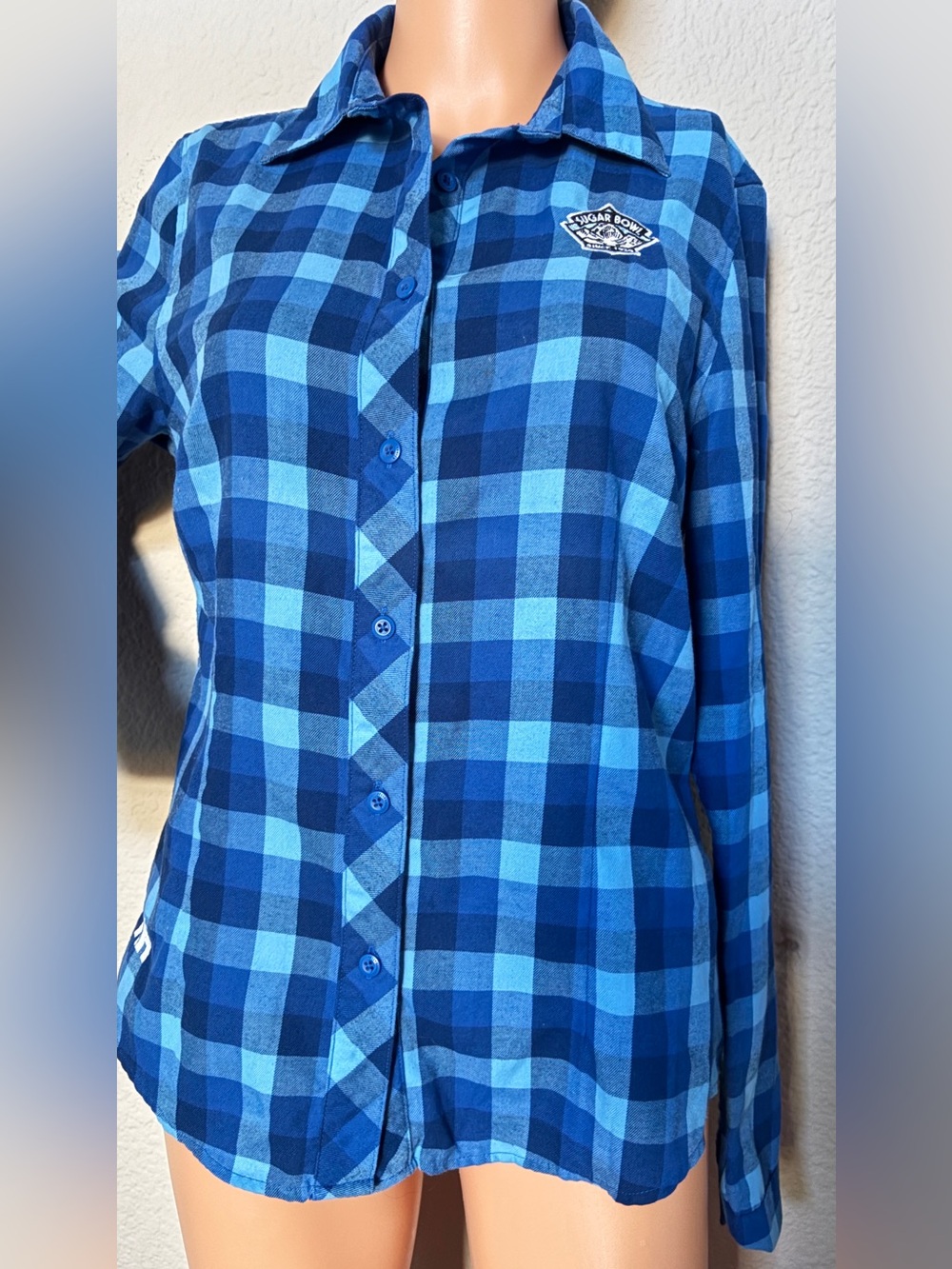 Helly Hansen Women’s Blue Plaid Sugar Bowl Button Down Shirt Size S
